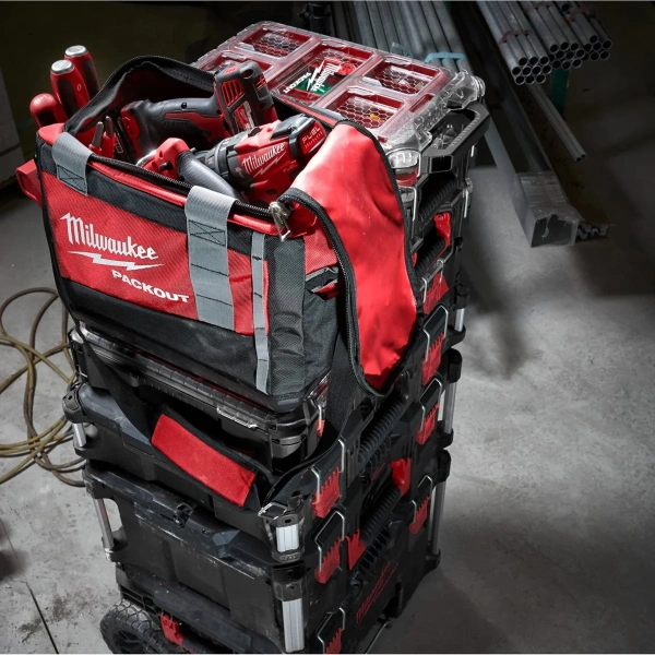 PACKOUT™ duffel bag