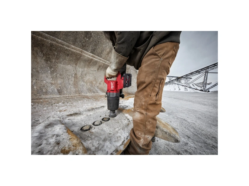 M18 ONEFHIWF1DS-121C