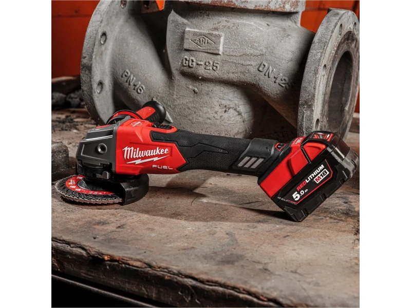 აკ. კუთხ. საჭრ. მანქანა M18 (აკ.გარეშე)